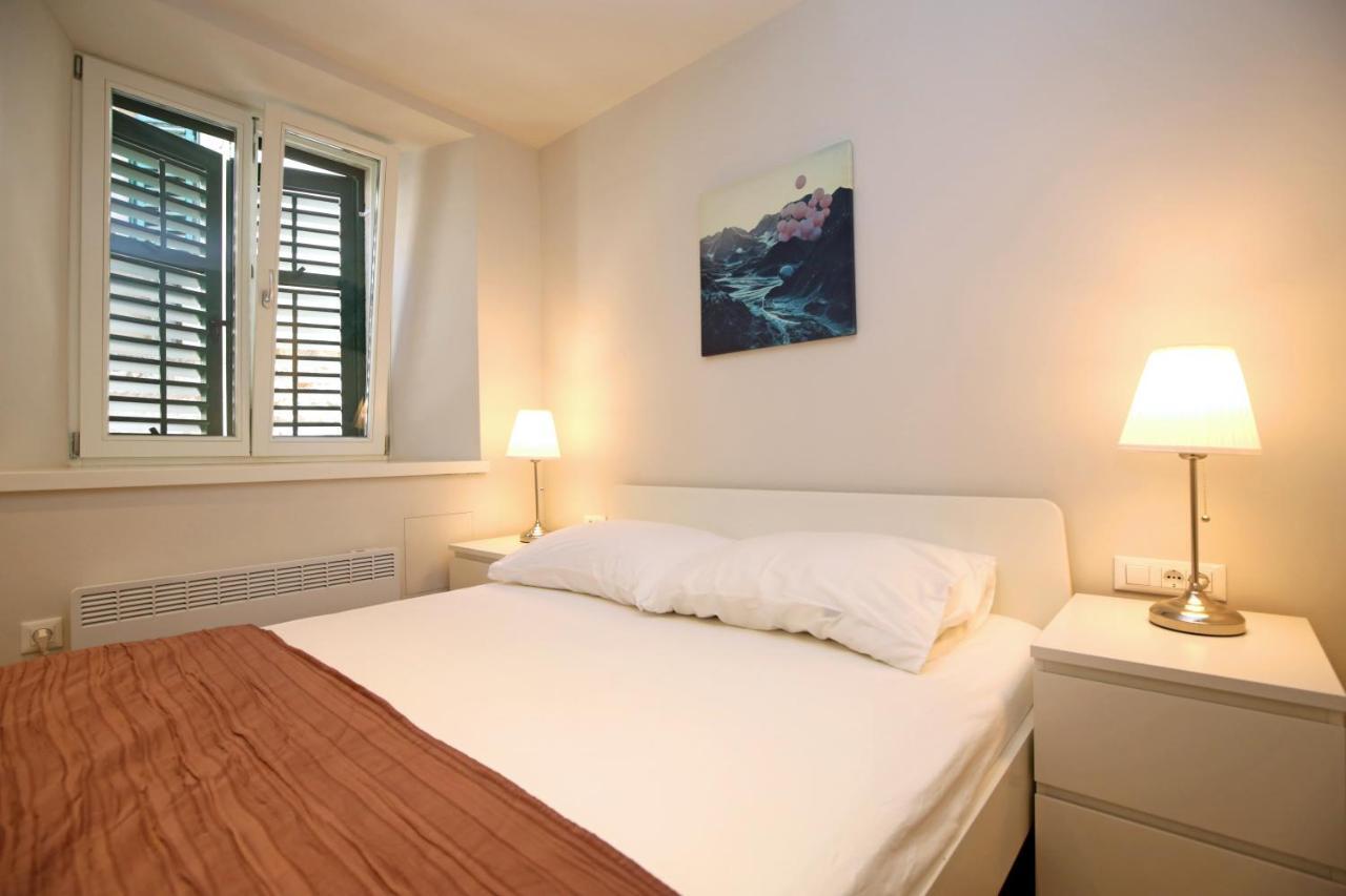 Apartment Volat Шибеник Екстер'єр фото